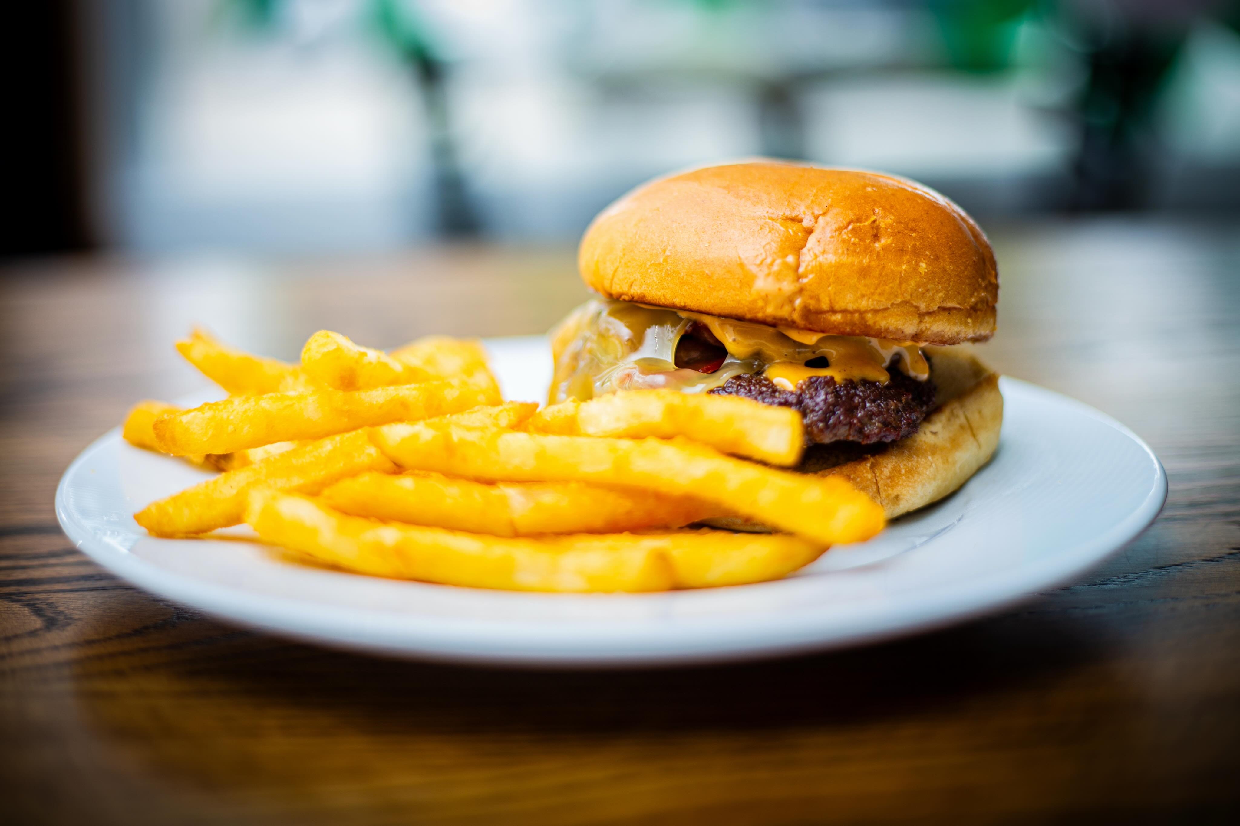 🍔 NEW Burger Special: The Oh Honey Burger is sweet heat perfection! 🍯🔥