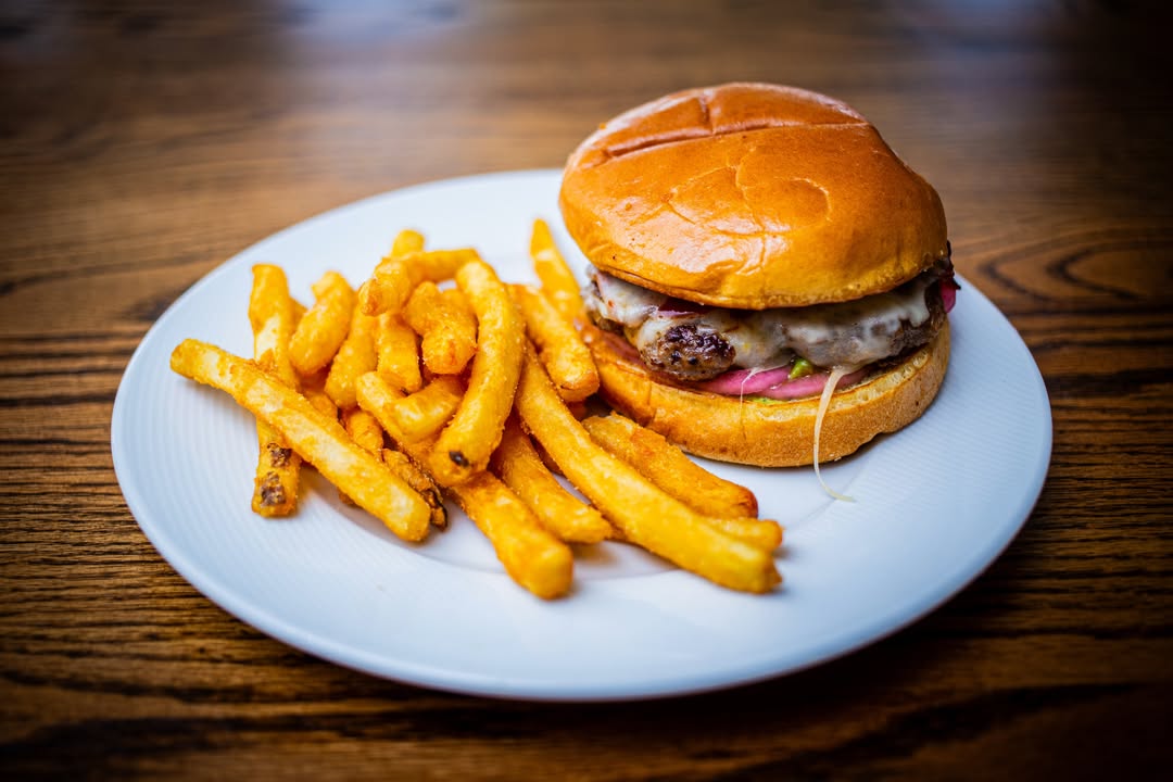 🍔 NEW Burger Special: The Smokehouse Guac Burger is here! 🥑🥓🔥
Juicy beef patty loaded with creamy guacamole, tangy pickled red onions, crispy bacon, melty pepper jack cheese, and a smoky whiskey BBQ sauce. Served with golden fries for just $14.50! 😍
Bold, smoky, and packed with flavor — this one’s a must-try!
Come grab it at Tanners in Wartburg today!
#Tanners #SmokehouseGuacBurger #BurgerSpecial #WartburgEats
See you soon! 🌟